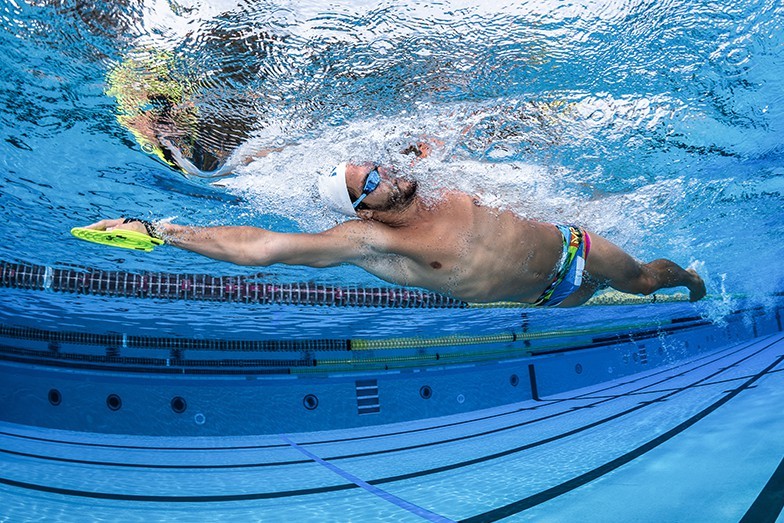 不必苦练游就「型」了 Speedo（速比涛）尖端科技装备伴你开启游泳训练新风潮