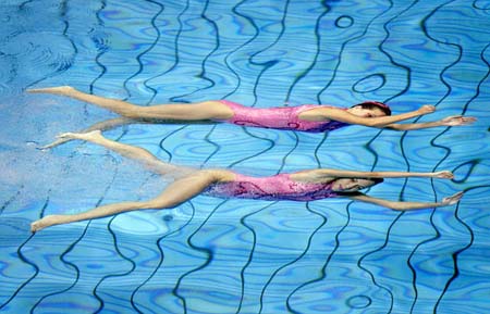 邓亚萍、张琳空降鄂尔多斯！为游泳进校园点赞→