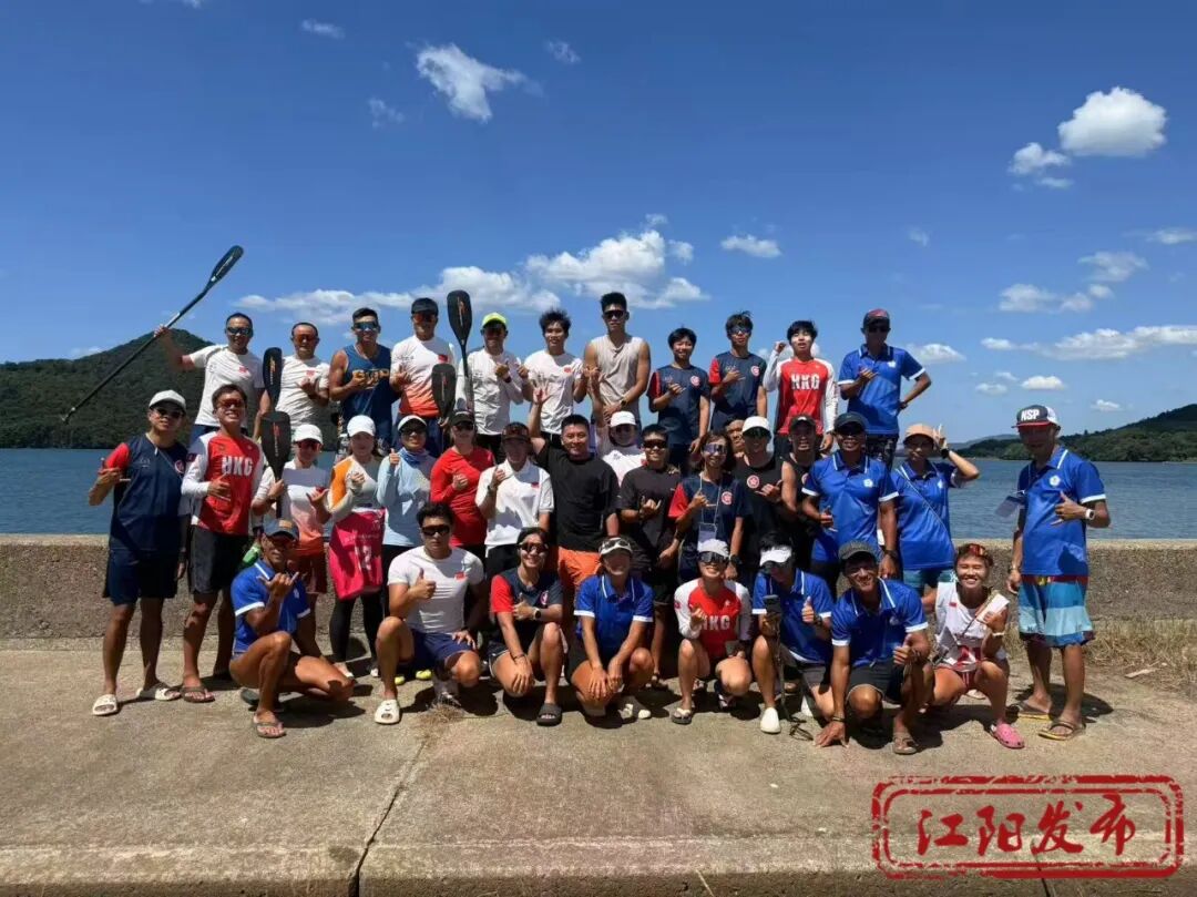 一金一银!泸州54岁“草根划手”勇闯亚锦赛(图4)