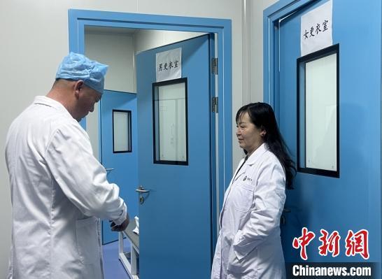 “神舟家园”牧民的跨界传奇:从羊倌夫妻到技术大拿(图2)