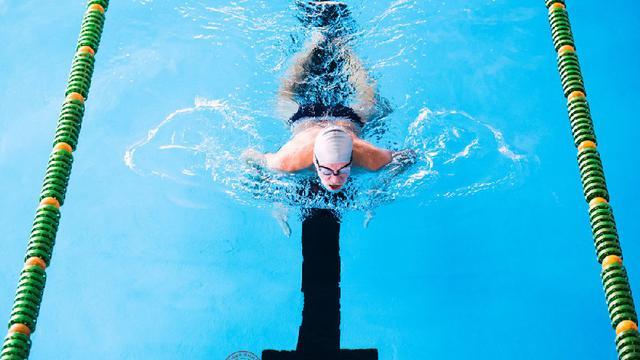 游泳装备进化史:从简陋工具到高科技产品(图4)