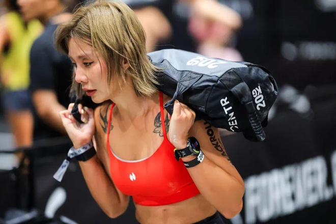 这块手表知道她每一分努力的答案(图6)