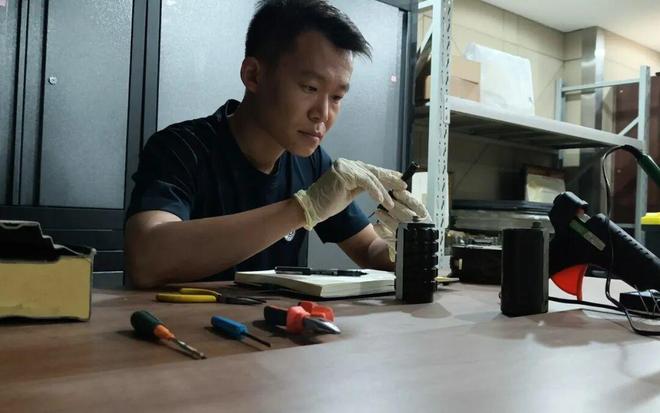 特警“蛙人”:背六七十斤装备去别人无法到达的地方(图1)