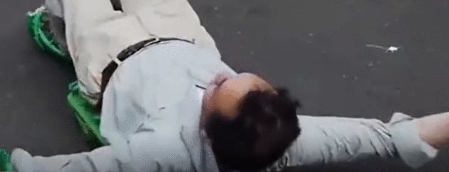 日本大爷的“奇葩发明”陆地游泳练习器 网友: 我们这要饭的都用(图2)