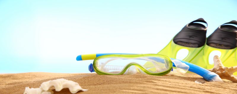 游泳需要带什么装备 游泳前的注意事项(图1)