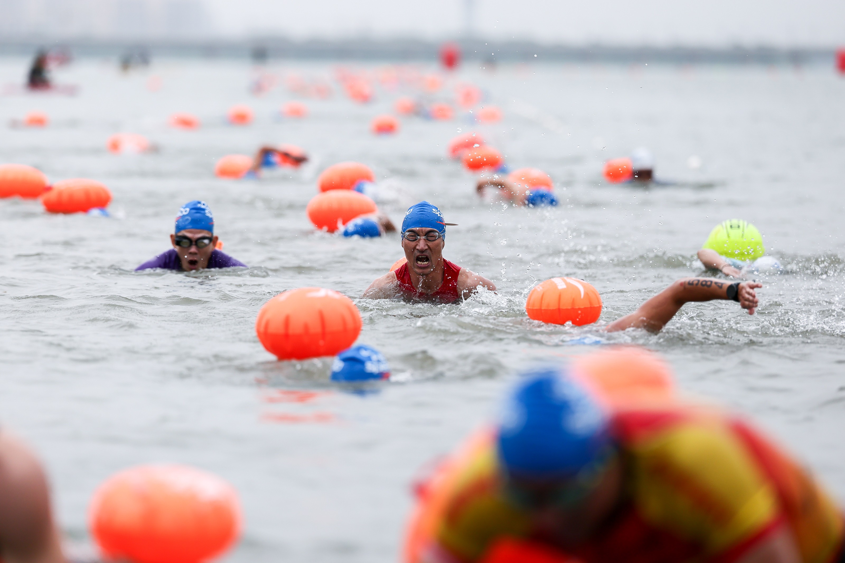 2025年长三角国际铁人三项赛在沪举行