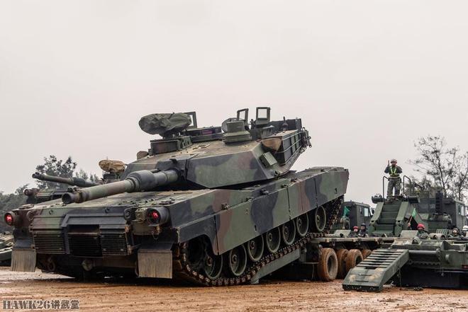 中国台湾地区M1A2T主战坦克装载作业训练 美军标准配置值得关注(图2)