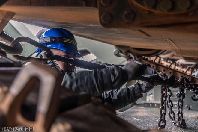 中国台湾地区M1A2T主战坦克装载作业训练 美军标准配置值得关注(图5)